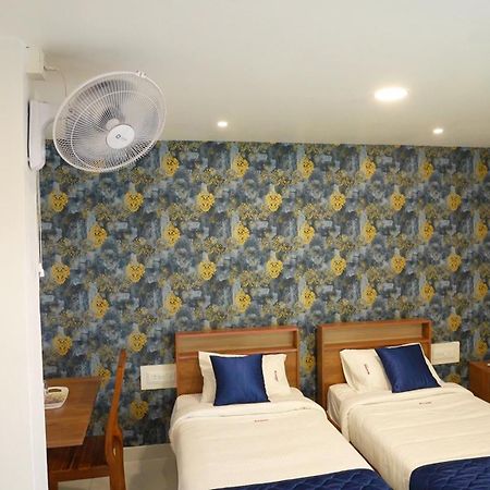 Hotel Amsher Suit Lulu Mall Road Kochi Exterior foto