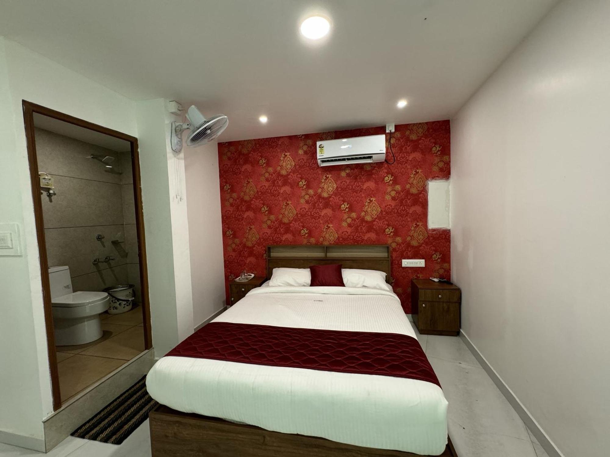 Hotel Amsher Suit Lulu Mall Road Kochi Exterior foto